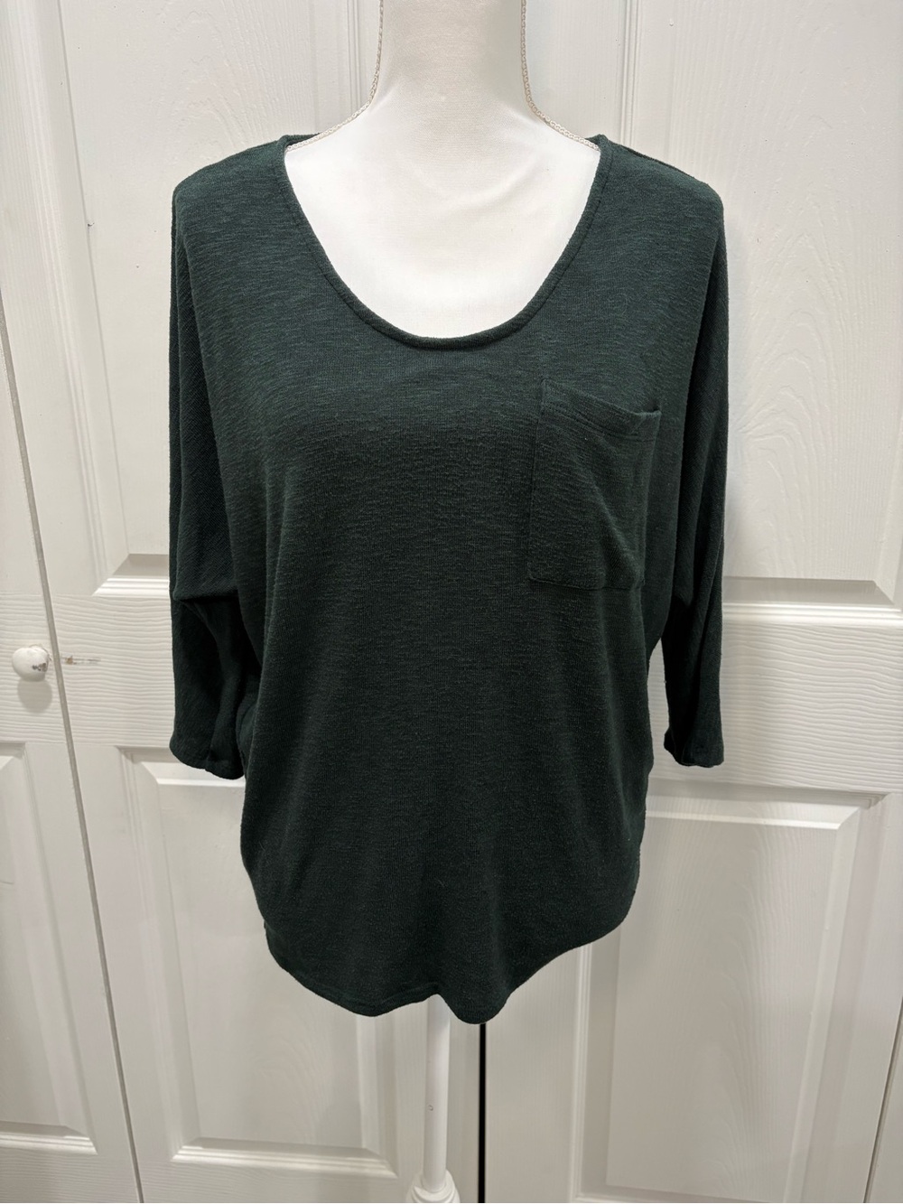 Laila Jayde Scoop Neck Pocket Top - Forest Green